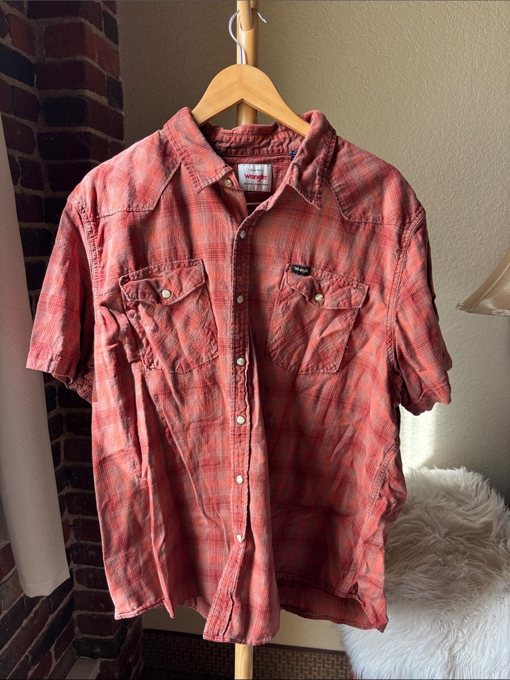 Wrangler Men's Short-Sleeve Plaid Shirt in Faded Red Size XXL